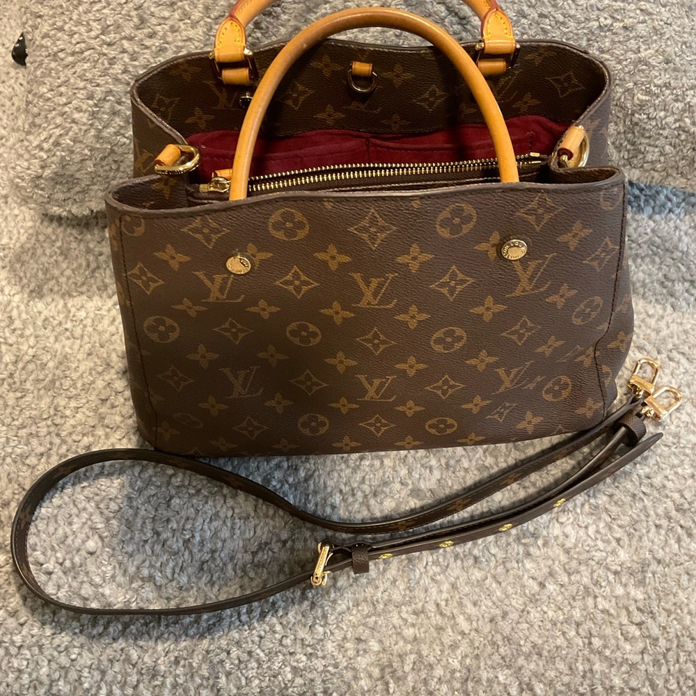 LouisVuitton Montaigne canvas MM